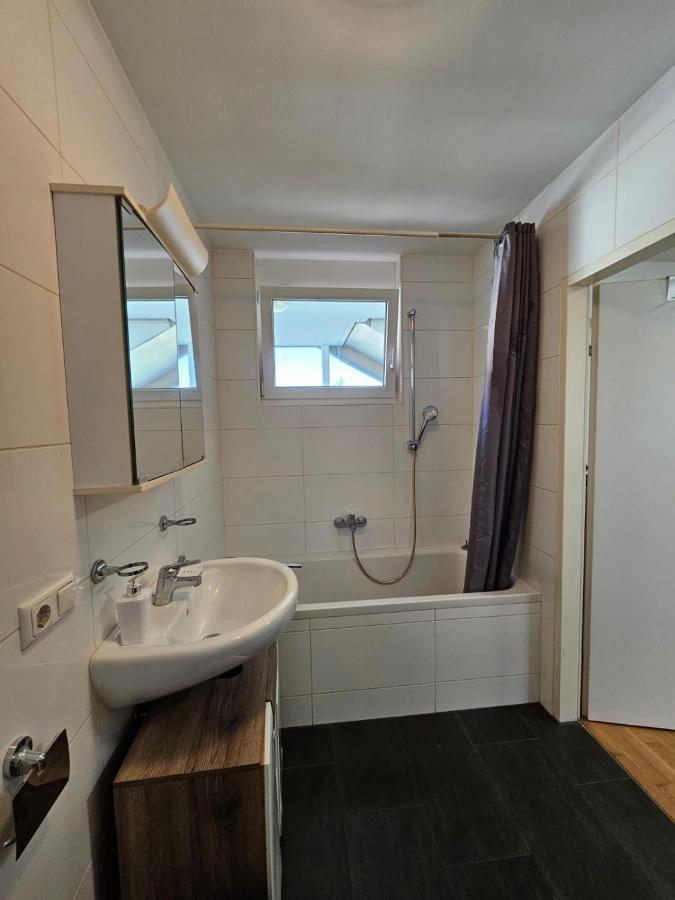 Stylish Apartment In Innsbruck + 1 Parking Spot Exterior foto